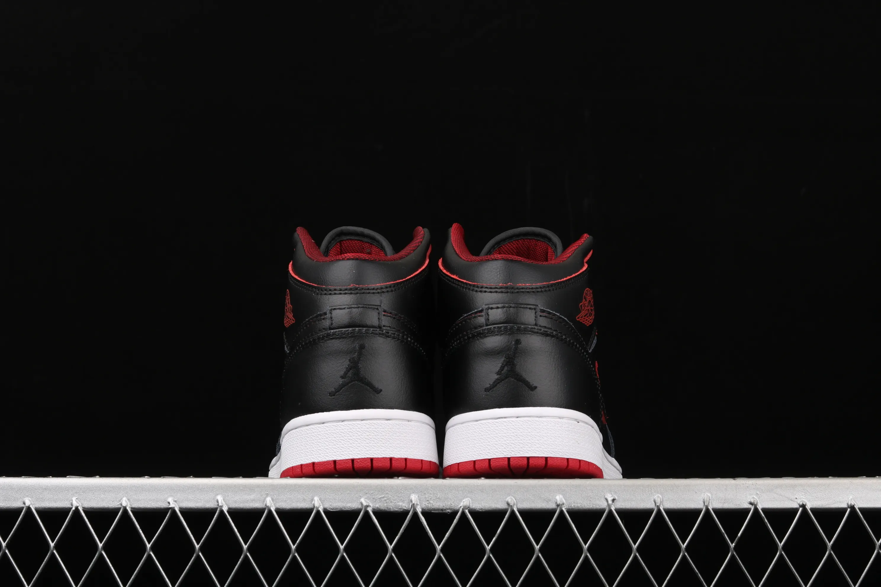 All categories Air Jordan Jordan series basketball shoes Air Jordan 1 Mid Air Jordan 1 Mid AJ1 Joe 1 black red China basketball shoes 554725-028